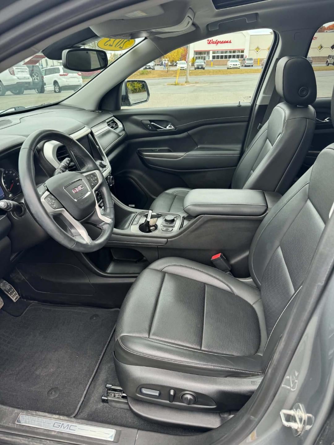 2023 GMC Acadia AWD SLT