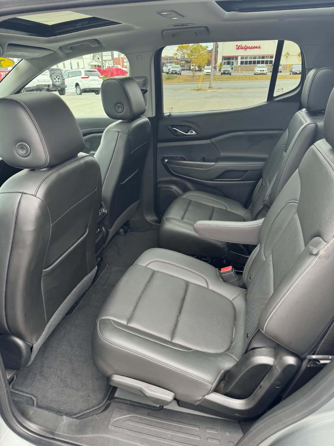 2023 GMC Acadia AWD SLT