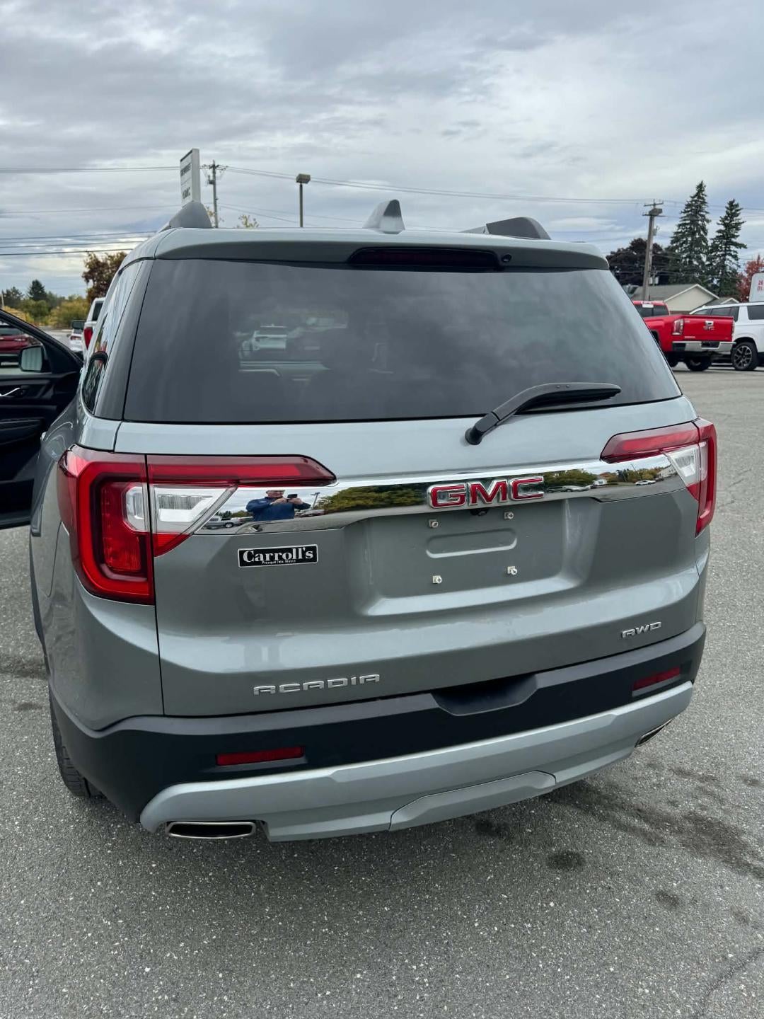 2023 GMC Acadia AWD SLT