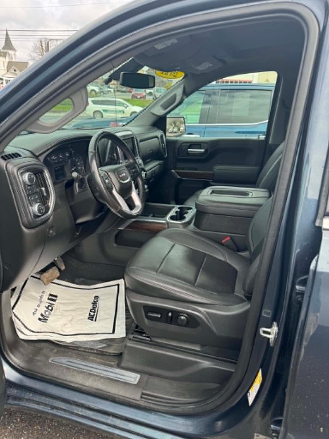 2021 GMC Sierra 1500 Crew Cab Short Box 4-Wheel Drive SLT
