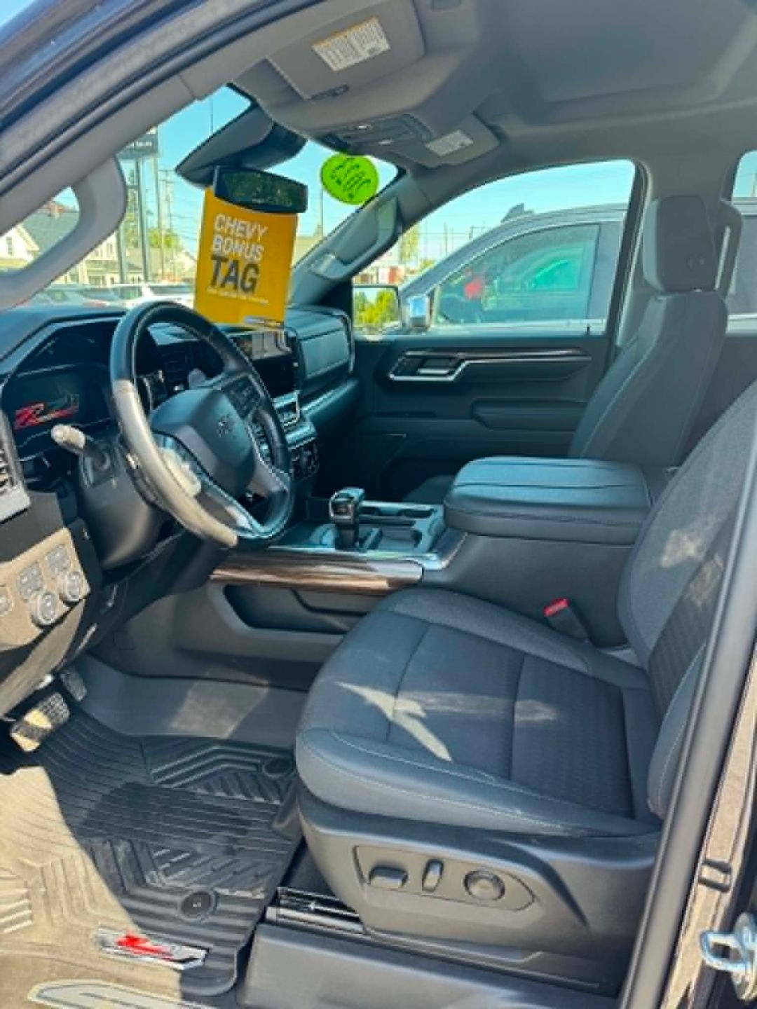 2023 Chevrolet Silverado 1500 Crew Cab Short Box 4-Wheel Drive RST