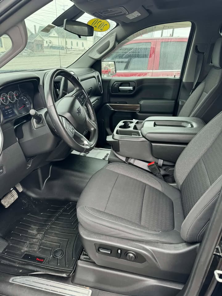 2020 Chevrolet Silverado 1500 Crew Cab Short Box 4-Wheel Drive RST