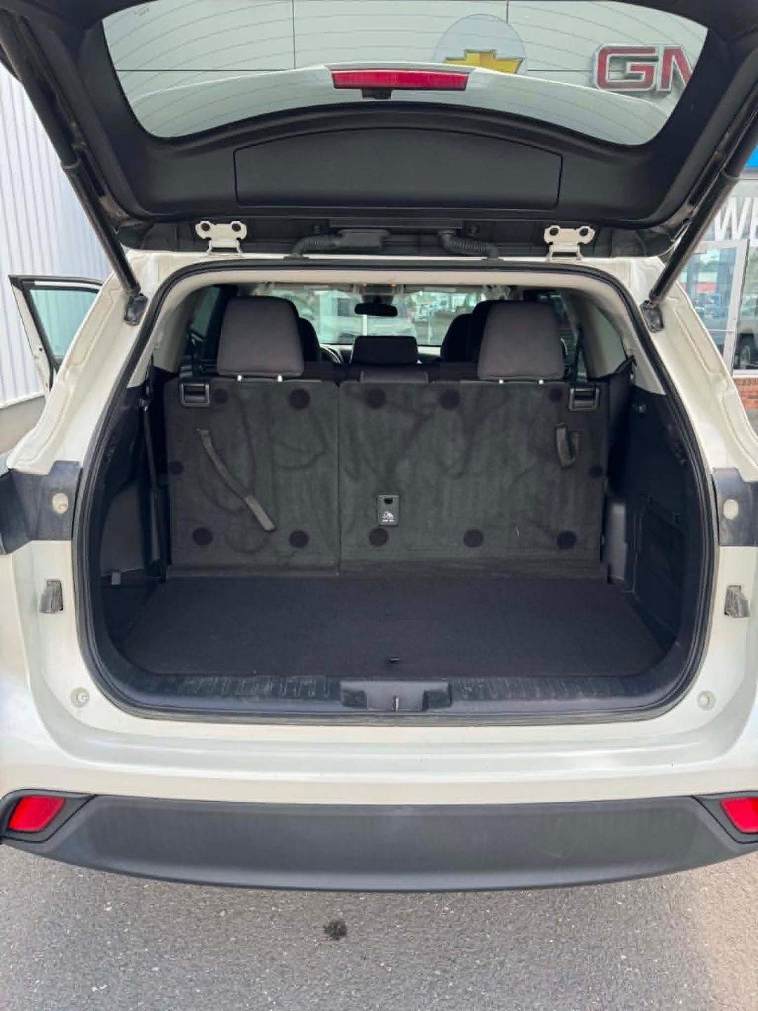 2021 Toyota Highlander LE AWD (SE)