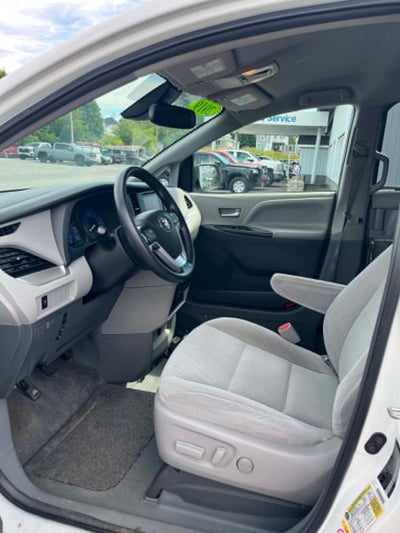 2019 Toyota Sienna LE FWD 8-Passenger (Natl)